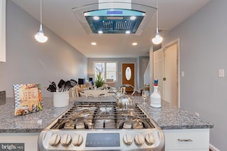 151 Dale St, Alexandria, VA 22305