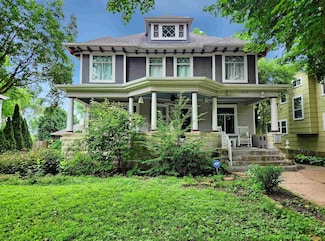 1110 Langworthy St, Dubuque, IA 52001