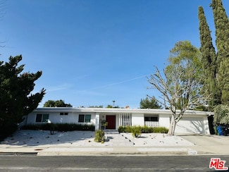24125 Bessemer St, Woodland Hills, CA 91367
