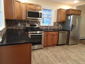 292 Maple St, Secaucus, NJ 07094