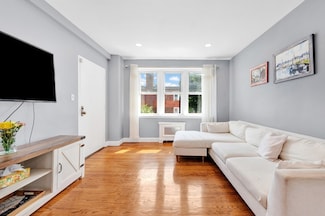 9 Twomey Ct Unit 52, Boston, MA 02127