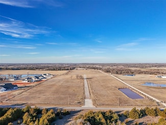 4 Stone River Ranch Dr, Shawnee, OK 74804