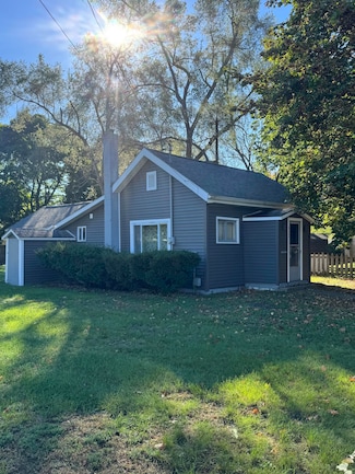 812 N 4th St, Greenville, MI 48838