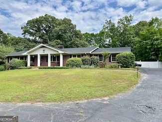 1190 Country Club Rd, Elberton, GA 30635