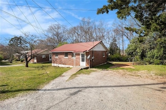 243 Glenn St, Jackson, GA 30233