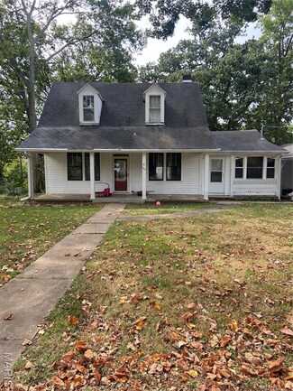 204 E Wayne St, Ironton, MO 63650