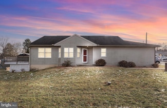 24 Lancaster Ave, Enola, PA 17025