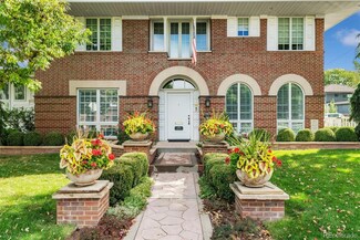 300 Dahlia St, Denver, CO 80220