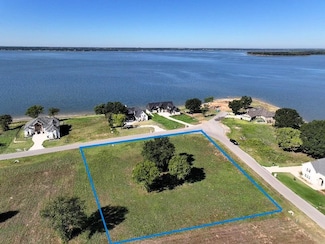 551 Shoreline Dr, Mabank, TX 75143