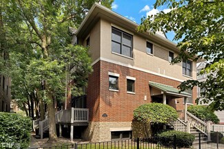 3940 N Janssen Ave Unit A, Chicago, IL 60613