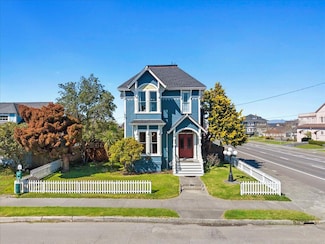 735 15th St, Eureka, CA 95501