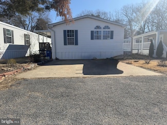 302 7 Oaks Ln, Lothian, MD 20711