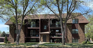 2126 N Kavaney Dr Unit 10, Bismarck, ND 58501