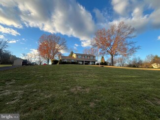 613 Hillcrest Dr, Perkasie, PA 18944