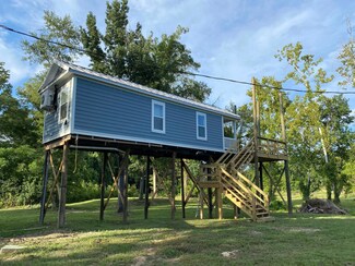 9083 Old River Rd, Petal, MS 39465