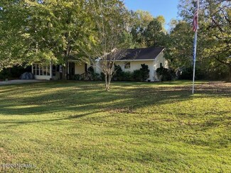 2906 Birdsong Cir, Grimesland, NC 27837