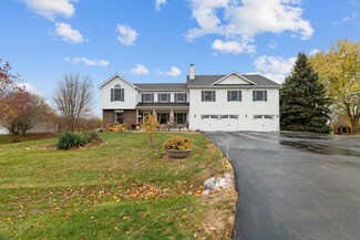 1N330 Northway Dr, Elburn, IL 60119