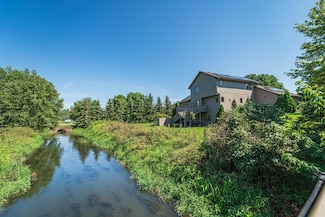 1084 Stein Dr, Waconia, MN 55387