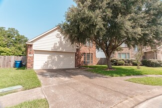 8735 W Highlands Crossing, Highlands, TX 77562