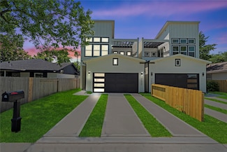 7212 England St, Houston, TX 77021