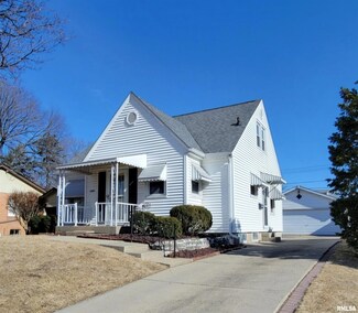 3208 N Parish Ave, Peoria, IL 61604
