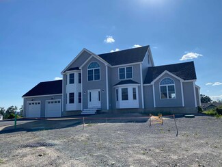 93 Thistlewood Dr, Pelham, NH 03076