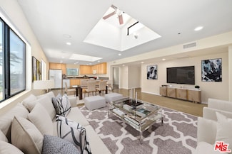 6815 Baird Ave Unit 6, Reseda, CA 91335