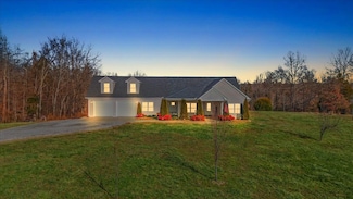 1221 Breeden Rd, Charlotte, TN 37036