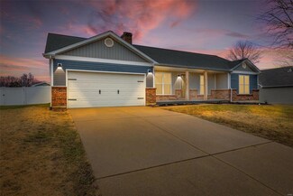 1401 Stonegate St, Farmington, MO 63640