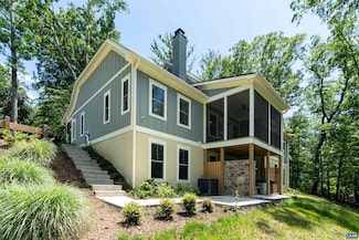 329 Carrsbrook Dr, Charlottesville, VA 22901