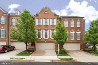 7127 Point Replete Cir, Fort Belvoir, VA 22060