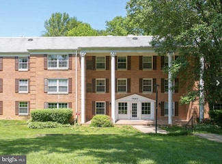 7640 Provincial Dr Unit 214, McLean, VA 22102