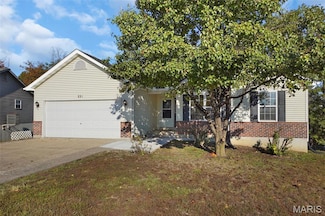 221 Conrad Cir, Truesdale, MO 63380