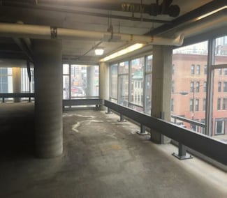 201 W Grand Ave Unit P36, Chicago, IL 60654