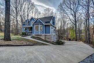 5421 Lodestone Dr, Ooltewah, TN 37363