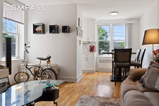205 E 238th St Unit 22, Bronx, NY 10470