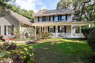 11 Peckham St, Rehoboth, MA 02769
