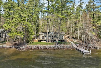 57 Governors Shore Rd, Wolfeboro, NH 03894