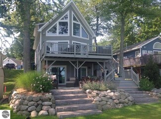 7409 Terrace Ave, Elk Rapids, MI 49629