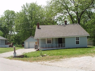 5019 Welborn Ln, Kansas City, KS 66104