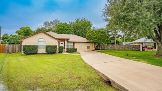 906 Pear Ct, Joshua, TX 76058