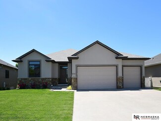 8925 S 71st St, Lincoln, NE 68516