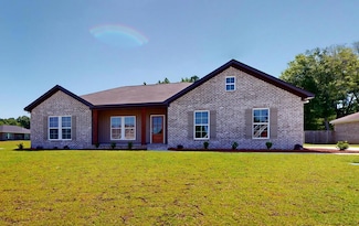 205 Courtland Dr, Dothan, AL 36301