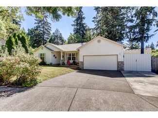 20027 Saint Andrews Ct, Oregon City, OR 97045