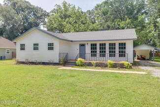 557 S Pine St, Lucedale, MS 39452