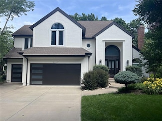 8148 Lingle Ln, Lenexa, KS 66215