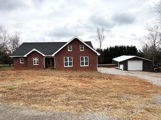 626 Briarwood Dr, Dandridge, TN 37725
