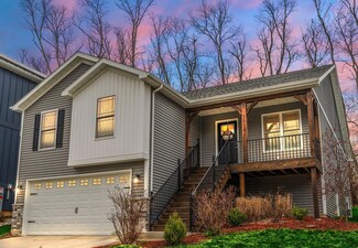 1006 Center St, Valparaiso, IN 46385