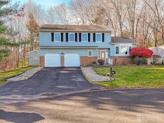 12 Welsh Ct, East Brunswick, NJ 08816