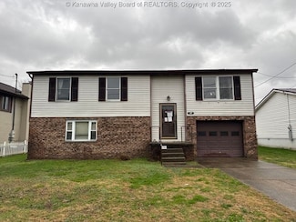 106 Pinehurst Dr, Tornado, WV 25202